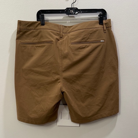 Vuori Men's Tan Shorts Size 38 NWOT - Picture 4 of 5